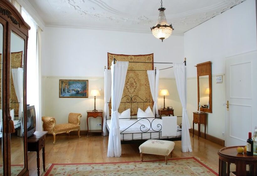 ホテル Orphee  Großes Haus