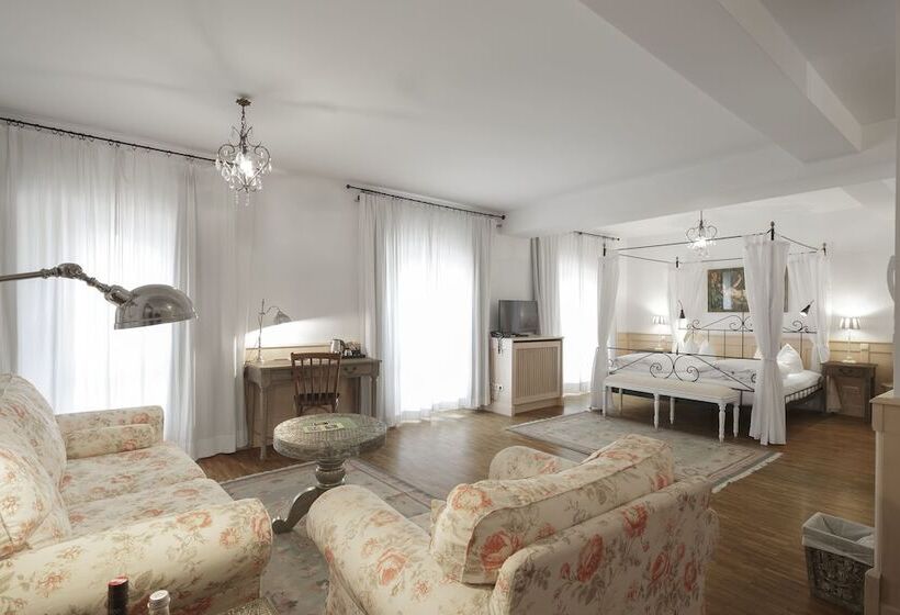 ホテル Orphee  Großes Haus