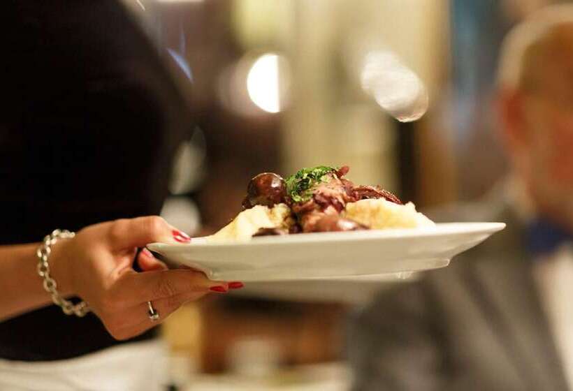 ホテル Orphee  Großes Haus