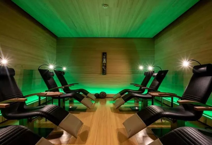 Отель Sonne Mellau Feel Good