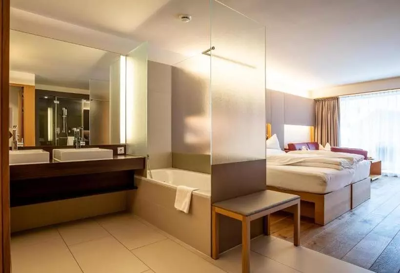 Отель Sonne Mellau Feel Good