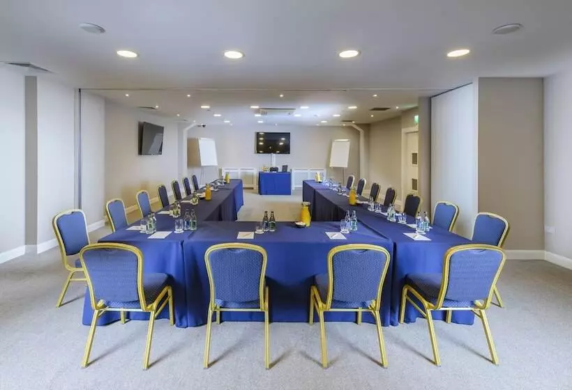 בית מלון כפרי The Ellison