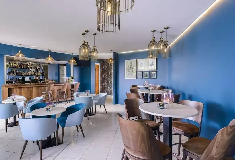 בית מלון כפרי The Ellison