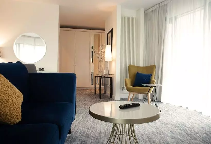 בית מלון כפרי The Ellison