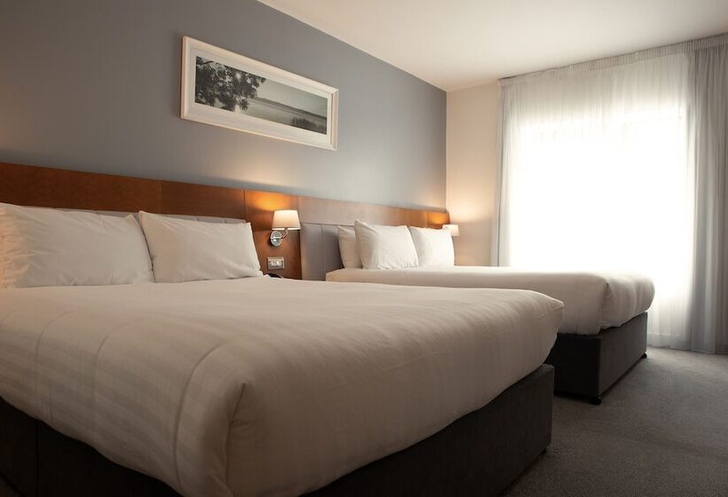 בית מלון כפרי The Ellison