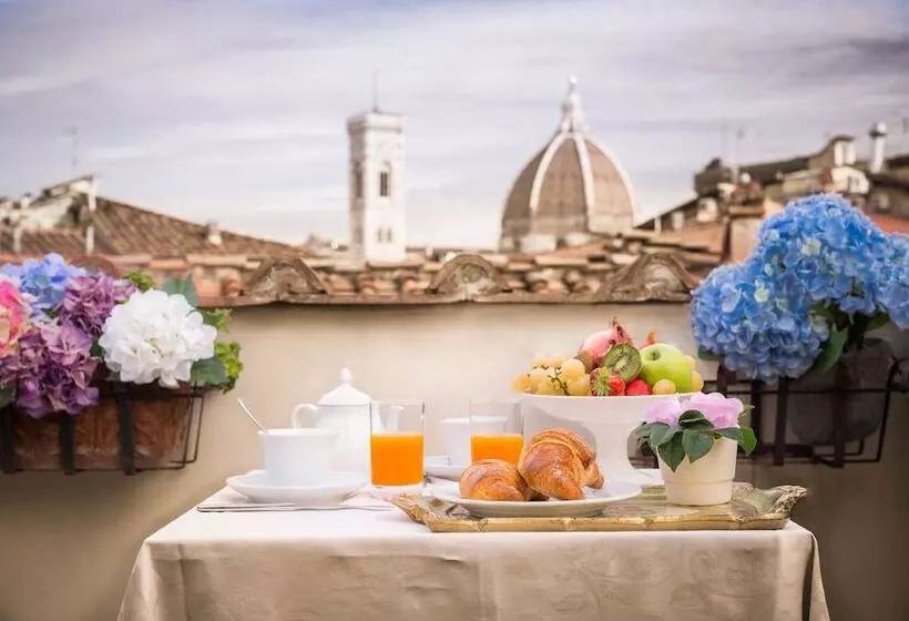 هتل Torre Guelfa Palazzo Acciaiuoli