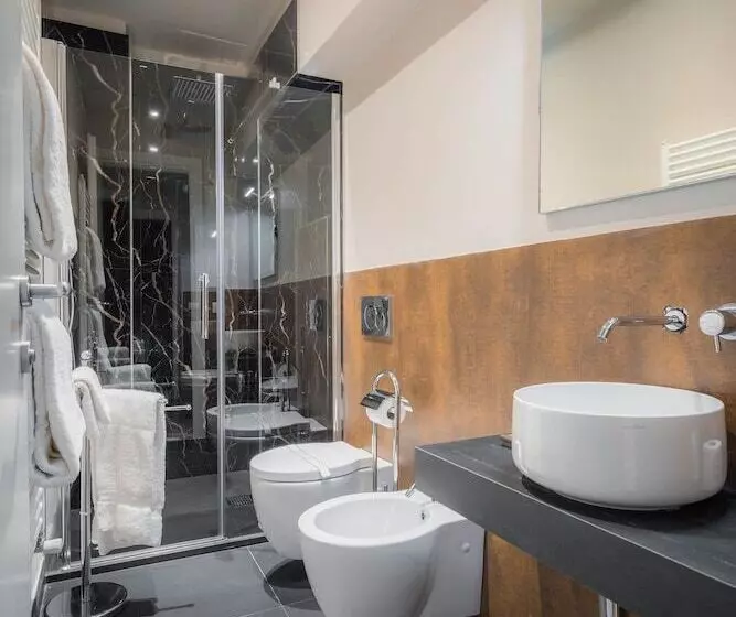 هتل Torre Guelfa Palazzo Acciaiuoli