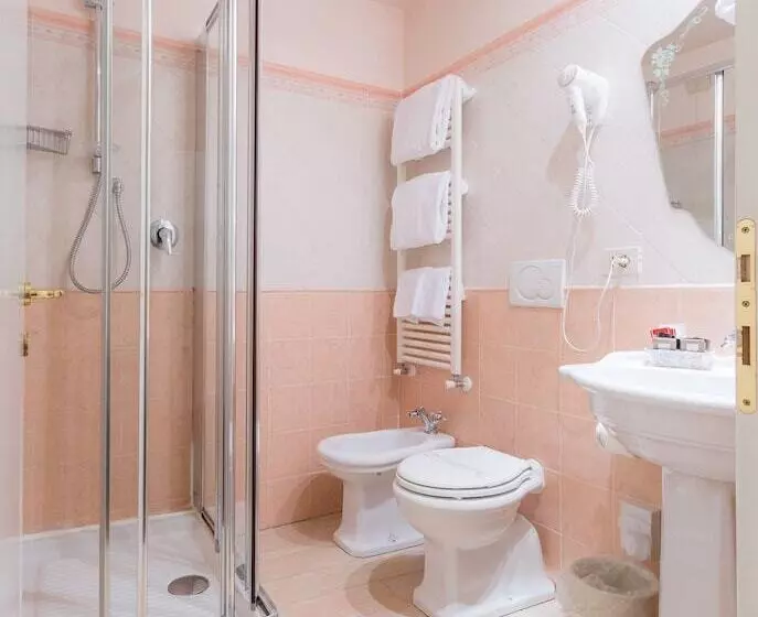 هتل Torre Guelfa Palazzo Acciaiuoli