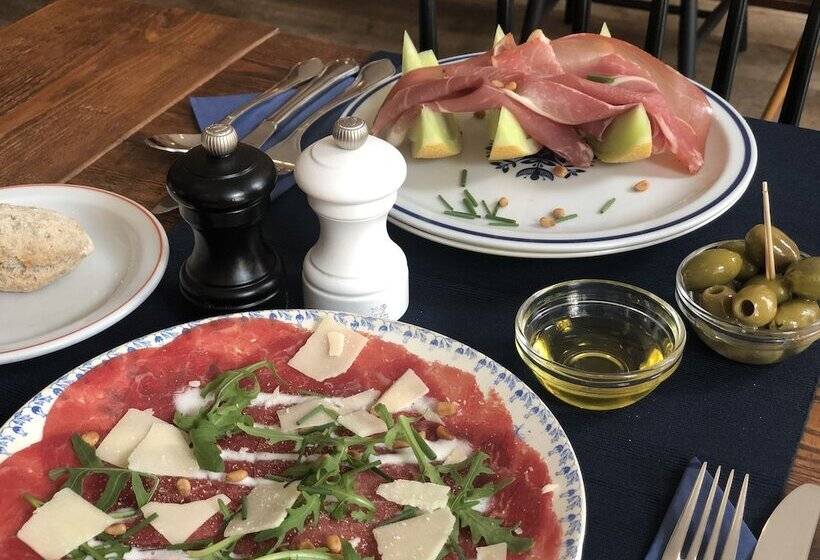 Townhouse Design Hotel & Spa