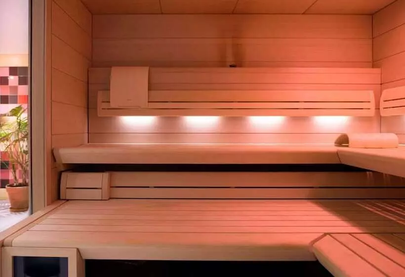 Townhouse Design Hotel & Spa