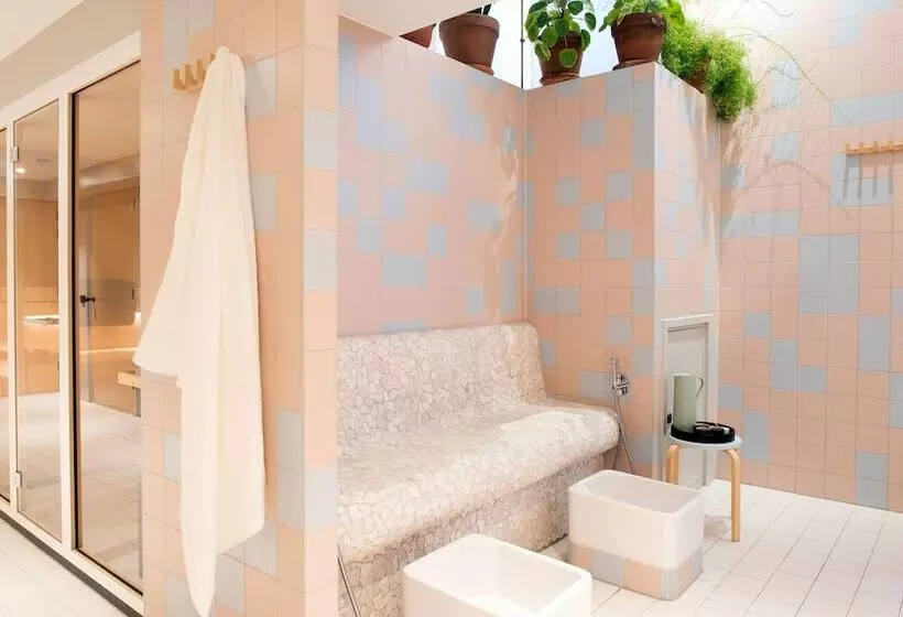 Townhouse Design Hotel & Spa