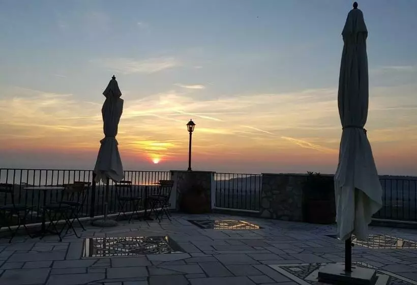 B&b Villa Iolanda Un Soggiorno In Relax Vista Mare E Montagna