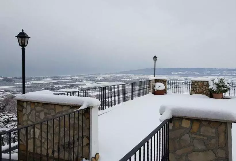 B&b Villa Iolanda Un Soggiorno In Relax Vista Mare E Montagna