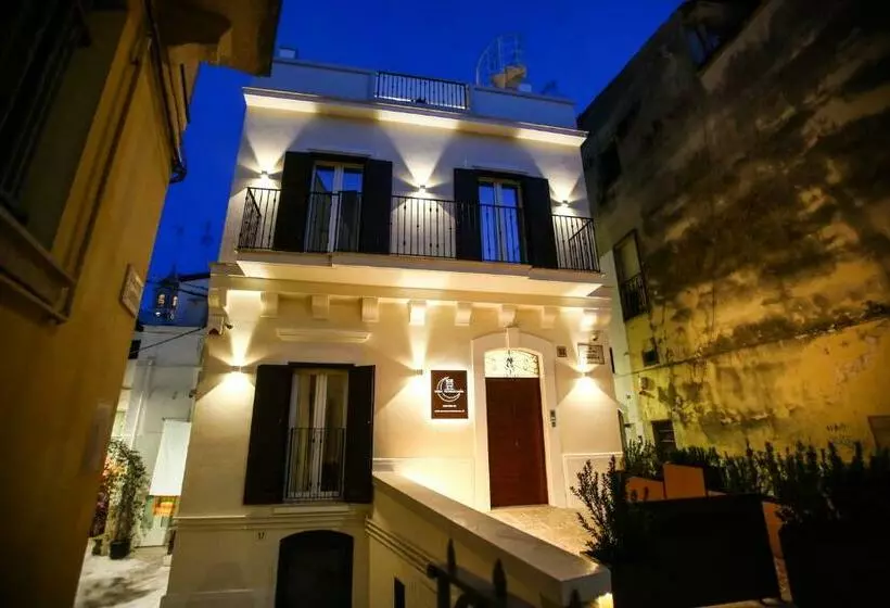 Aamiaismajoitus (B&B) Luna Federiciana Luxury Room & Spa