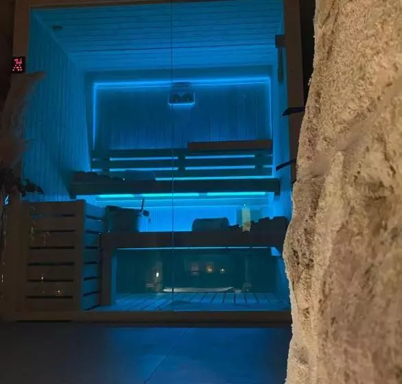 Aamiaismajoitus (B&B) Luna Federiciana Luxury Room & Spa