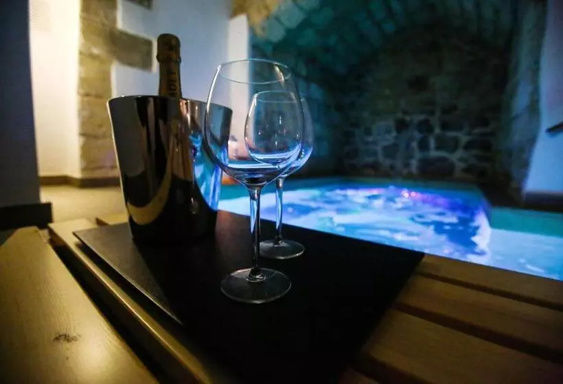 Aamiaismajoitus (B&B) Luna Federiciana Luxury Room & Spa