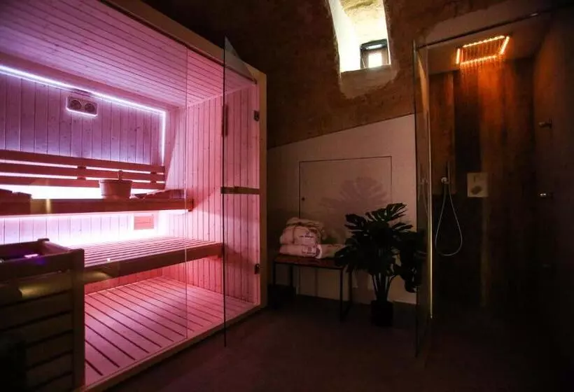 Aamiaismajoitus (B&B) Luna Federiciana Luxury Room & Spa