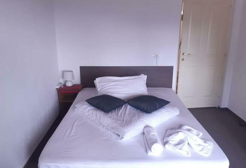 ペンション Casa Bunicutei