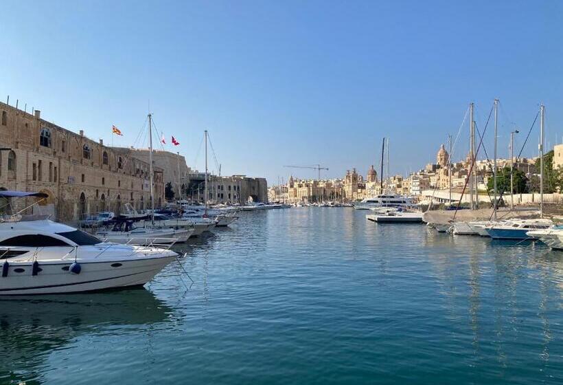 پانسیون Città Cospicua Suites