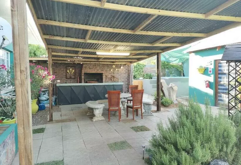 Majatalo Garden Cottage Guest House