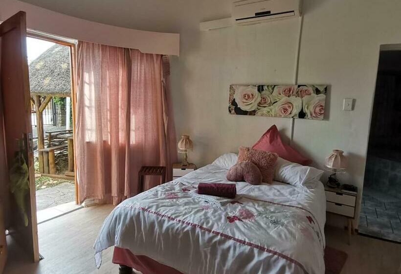 بنسيون Garden Cottage Guest House