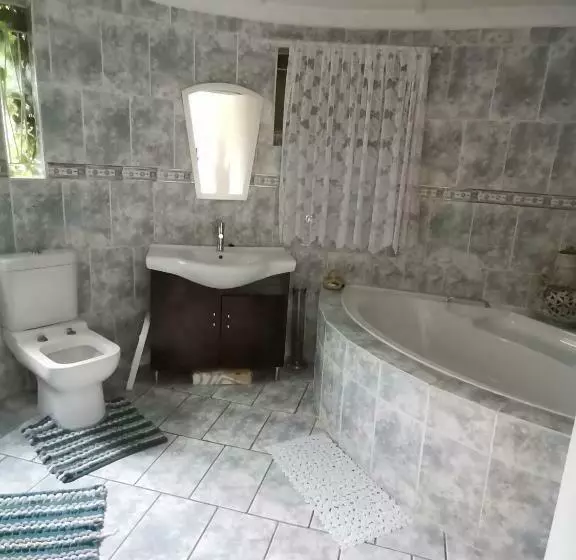 Majatalo Garden Cottage Guest House