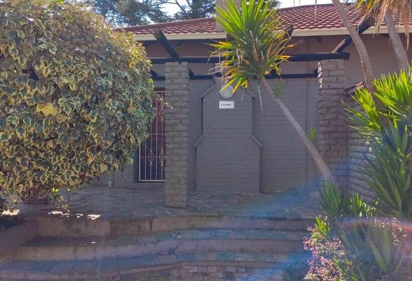 بنسيون Sibahlenomhlambi Guesthouse