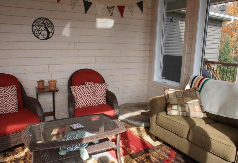 Top Of Algonquin Bed And Breakfast