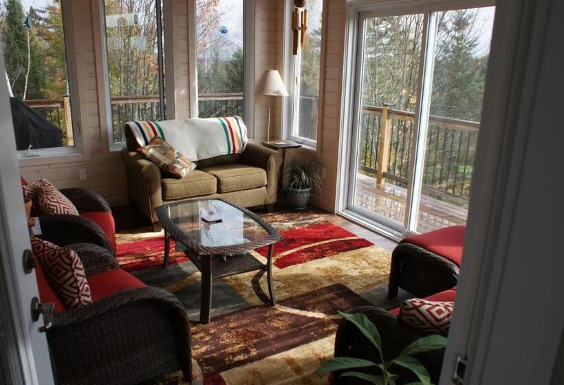 Top Of Algonquin Bed And Breakfast