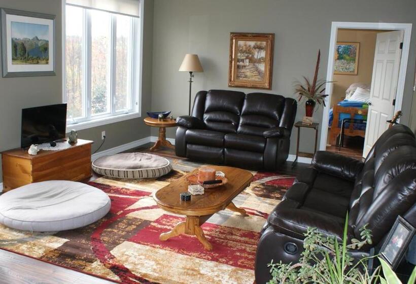 Top Of Algonquin Bed And Breakfast