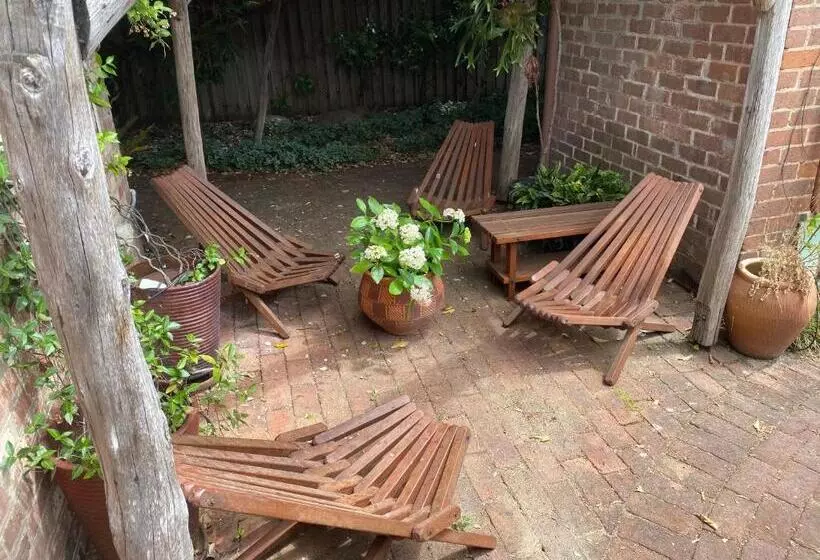 Yass Central Bed & Breakfast