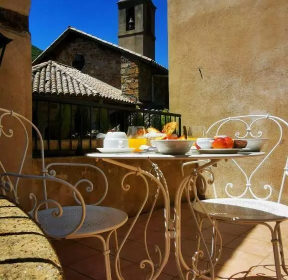 Auberge De La Tour