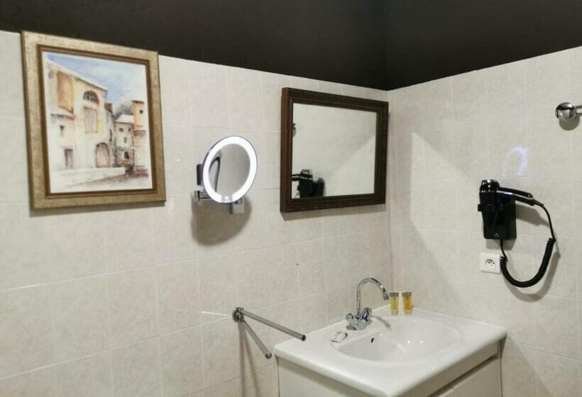 فندق صغير Auberge De La Tour