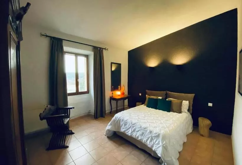 Auberge De La Tour