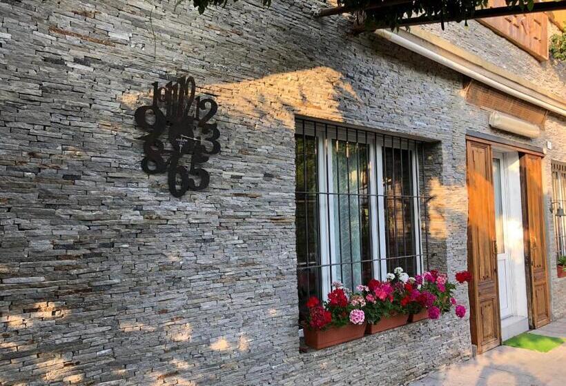 ベッドアンドブレックファースト Al Cervo Tra I Laghi