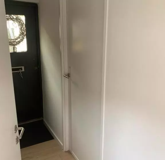 Aamiaismajoitus (B&B) Tiny House Lindenhouse