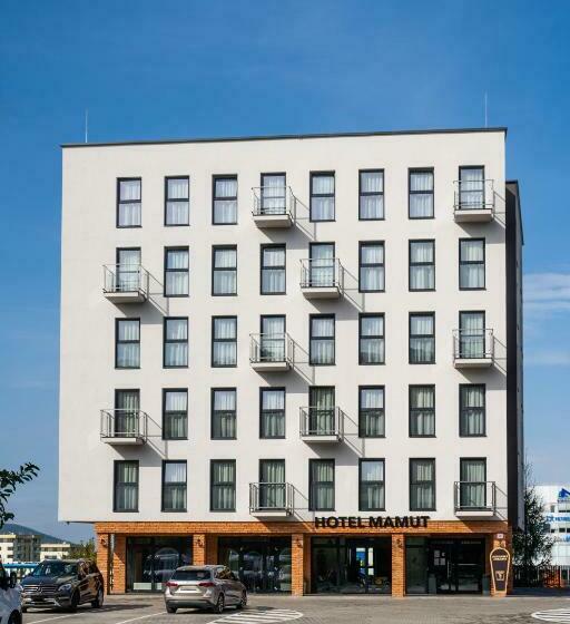 酒店 Mamut
