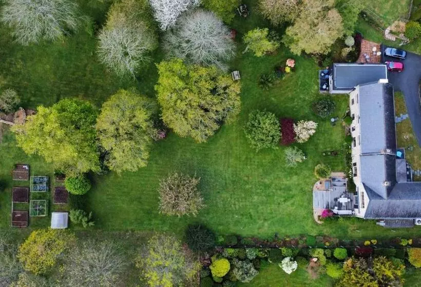 Majatalo Les Jardins Du Cloestro