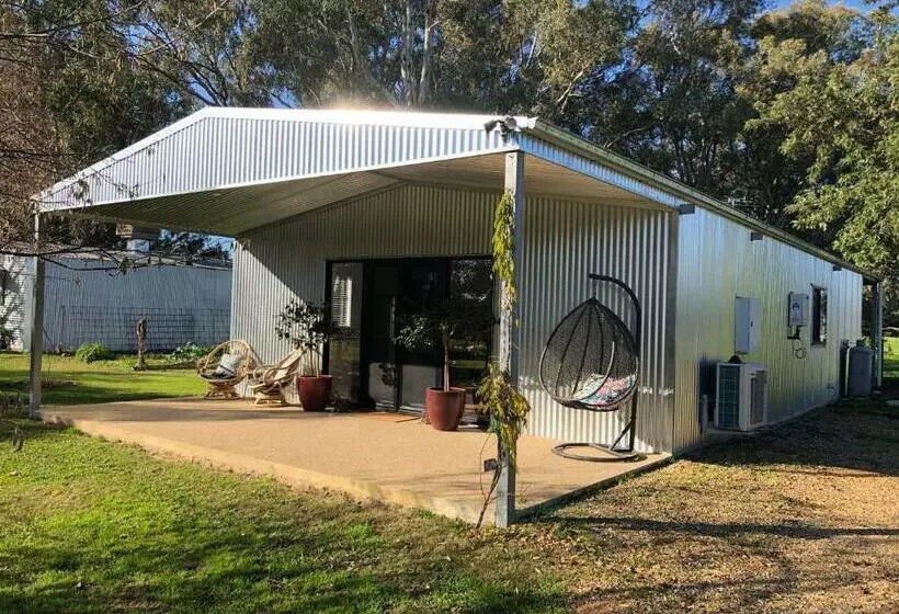 Majatalo Oak Lane Guest House & Farm Stay