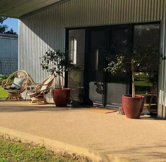 Majatalo Oak Lane Guest House & Farm Stay