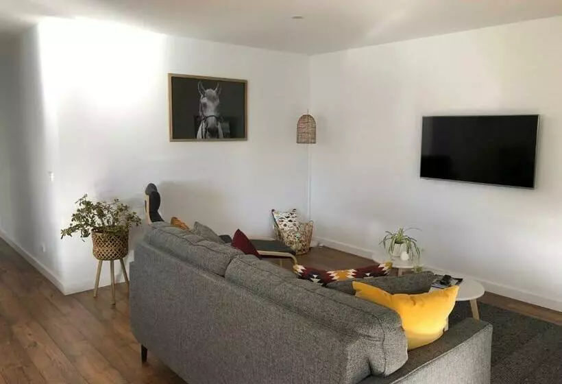 Majatalo Oak Lane Guest House & Farm Stay