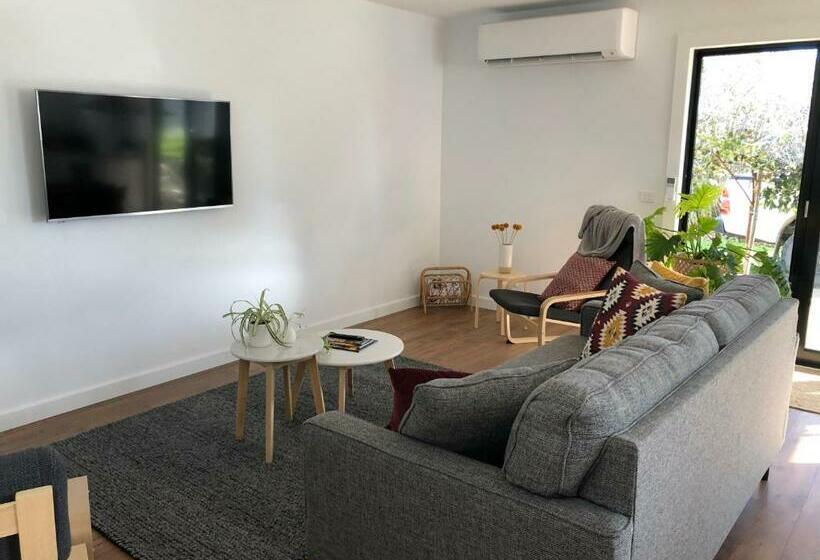 بنسيون Oak Lane Guest House & Farm Stay