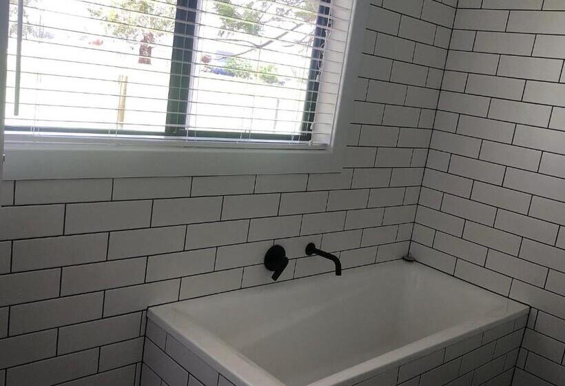 بنسيون Oak Lane Guest House & Farm Stay