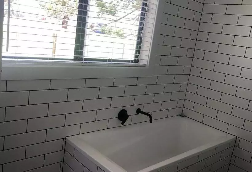 Majatalo Oak Lane Guest House & Farm Stay