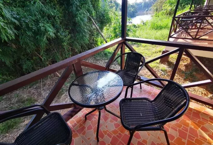 Rs Phong Riverside Resort