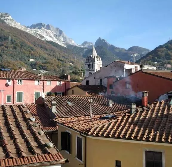 Aamiaismajoitus (B&B) Carrara Bella