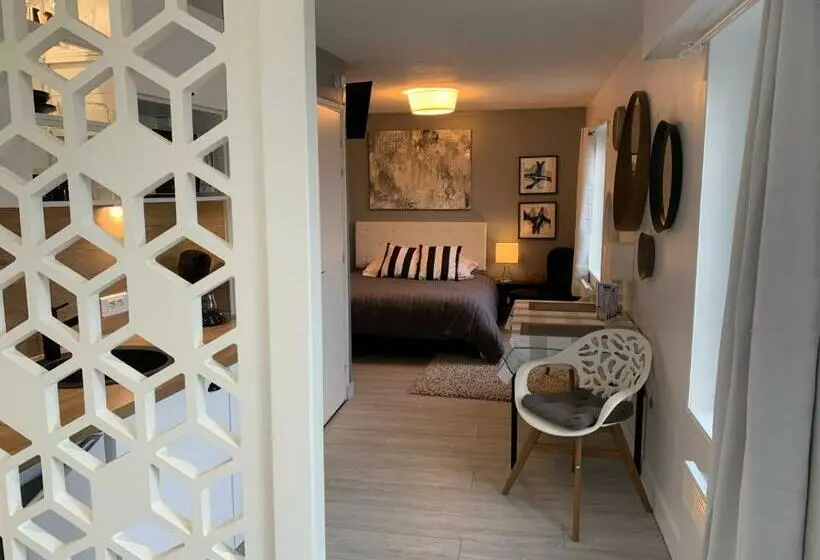 تختخواب و صبحانه Maison Quatre Freres