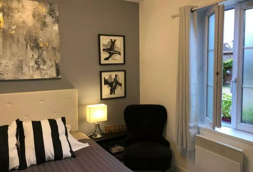 تختخواب و صبحانه Maison Quatre Freres