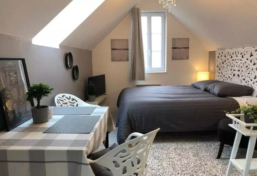 تختخواب و صبحانه Maison Quatre Freres