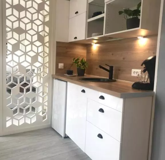 تختخواب و صبحانه Maison Quatre Freres